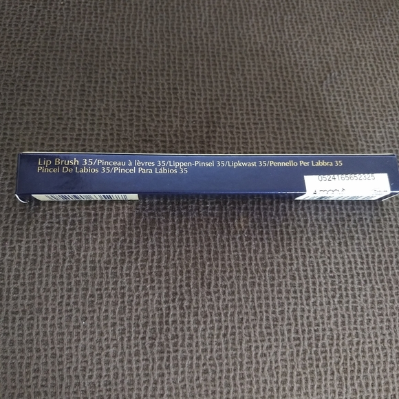 ✨️HP✨️ Beauty💋 Bundle - MAC and Estee Lauder - Picture 7 of 14